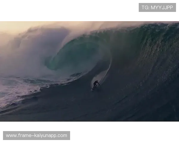 冲浪比赛 15 米巨浪惊险现场